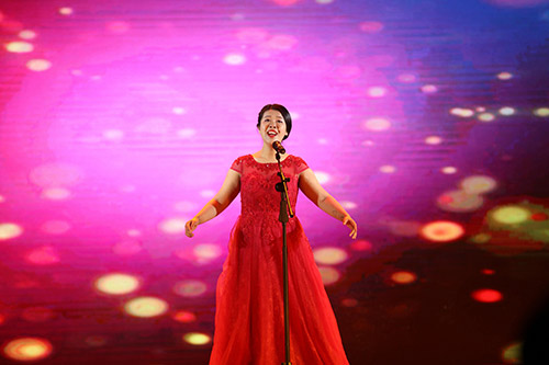 2女声独唱:赶圩归来啊哩哩1.jpg 2女声独唱:赶圩归来啊哩哩1.jpg