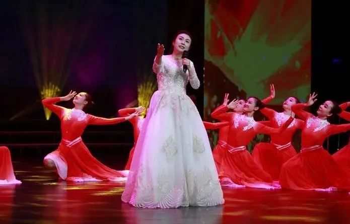 走过.webp.jpg 走过.webp.jpg